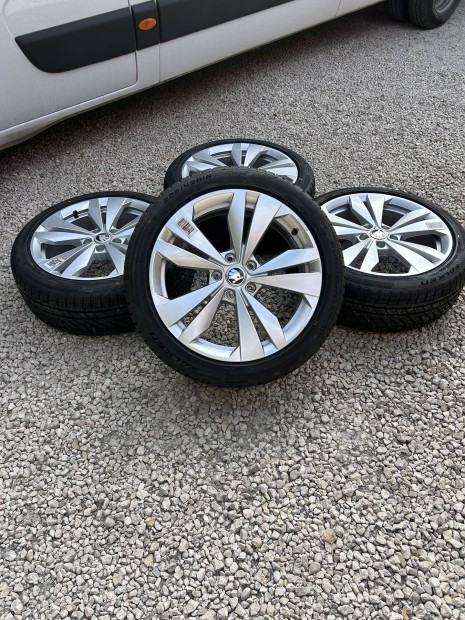 Eladó új 5x112 r18 Skoda Octavia 4 alufelni szett téli gumival!