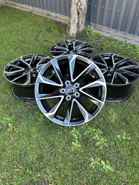 Eladó új 5x114,3 r18 gyári Toyota Corolla(E210) alufelni szett!
