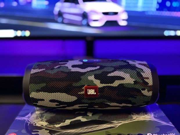 Elad j JBL Charge 3