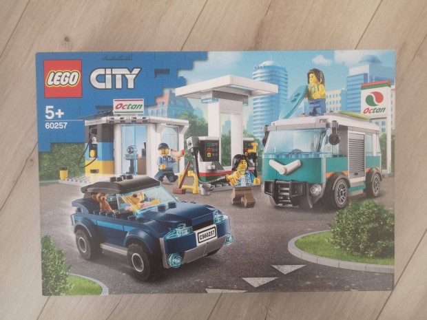 Eladó új LEGO City - Benzinkút (60257)