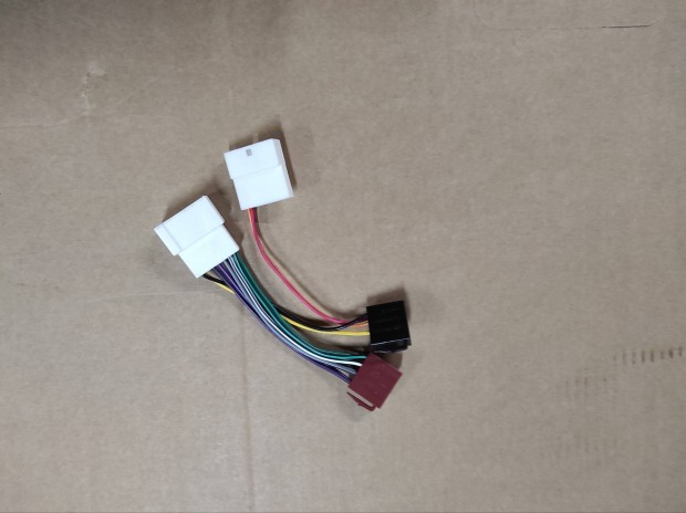 Eladó új OEM-ISO rádió csatlakozó adapter