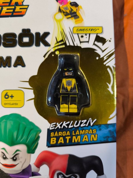 Eladó új, bontatlan Sárga Lámpás Batman Minifig könyvvel