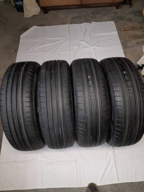 Elad� �j �llapot� Dunlop Enasave EC300+ 215/60R17 96H ny�ri aut�gumi