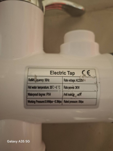 Eladó új átfolyós vízmelegítő csaptelep.