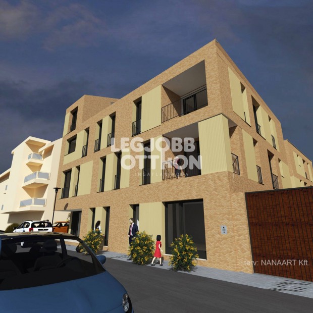 Elad� �j �p�t�s� 2. emeleti lak�s Cegl�d belv�ros�ban (7B)