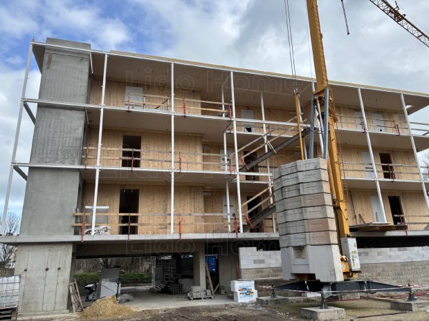 Elad� �j �p�t�s�, innovat�v technol�gi�val �p�l�, fenntarthat�s�got