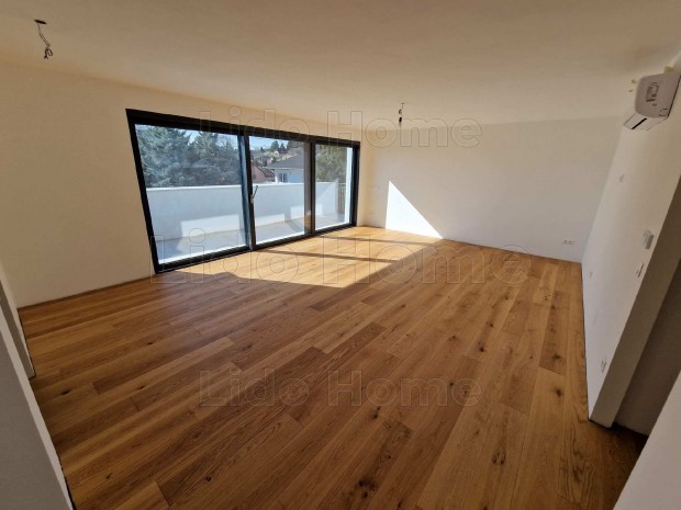 Elad j pts, krpanorms Penthouse laks Fonydon !