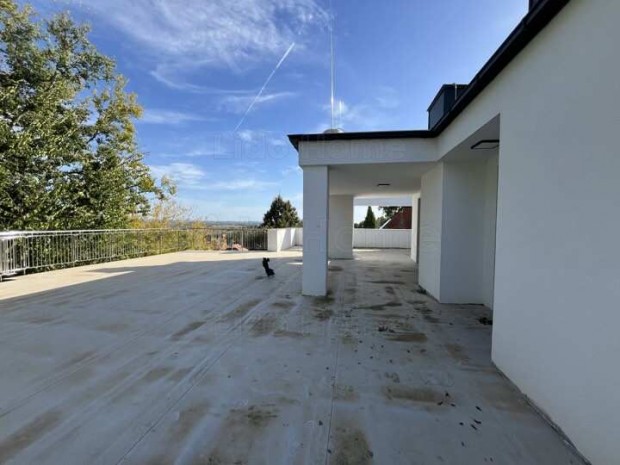 Elad� �j �p�t�s�, k�rpanor�m�s Penthouse lak�s Fony�don !