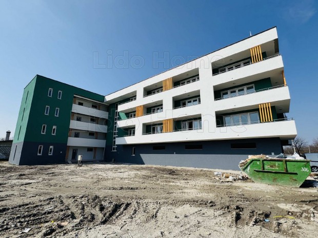 Elad� �j �p�t�s� lak�sok Gy�r-Szabadhegyen!