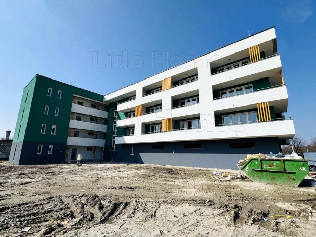 Elad� �j �p�t�s� lak�sok Gy�r-Szabadhegyen!