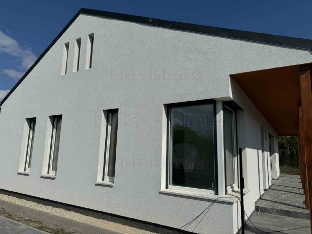 Elad� �j �p�t�s� lak�h�z Si�fokon!