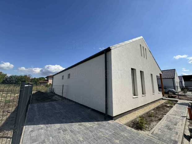 Elad� �j �p�t�s� lak�h�z Si�fokon!