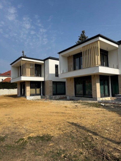 Elad� �j �p�t�s� luxus ikerh�z Budapest II.ker�let