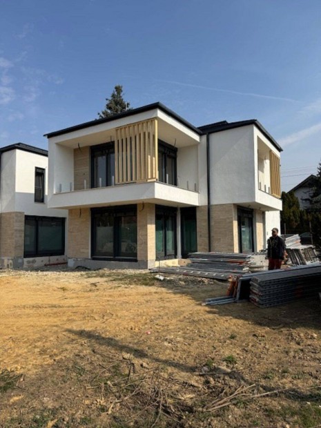 Elad� �j �p�t�s� luxus ikerh�z Budapest II.ker�let