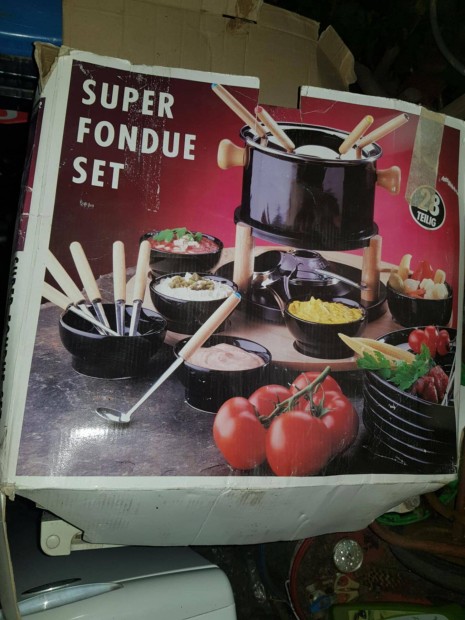 Eladó új hiányos fondue szett