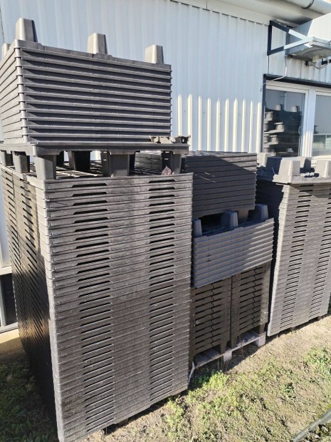 Elad j manyag raklapok