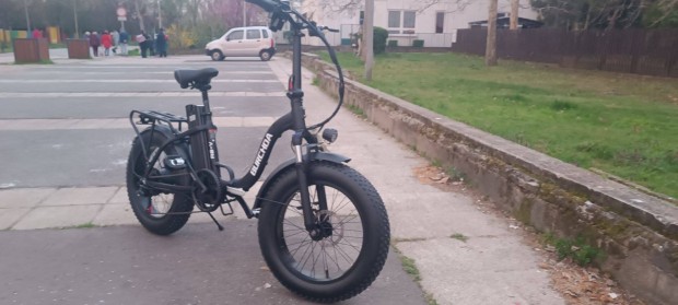 Eladó új összecsukható 800W elektromos kerékpár max 180kg.ig ajánlott
