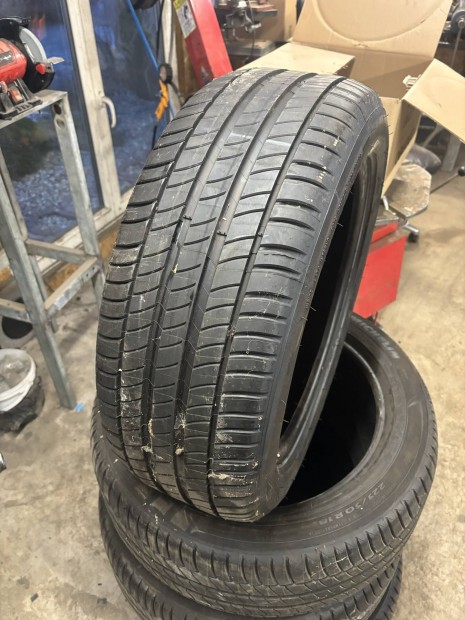 Elad� �jszer� 225/50 r18 nyari gumik.