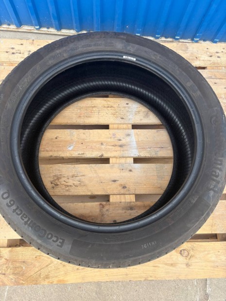 Elad� �jszer� Continental gumik