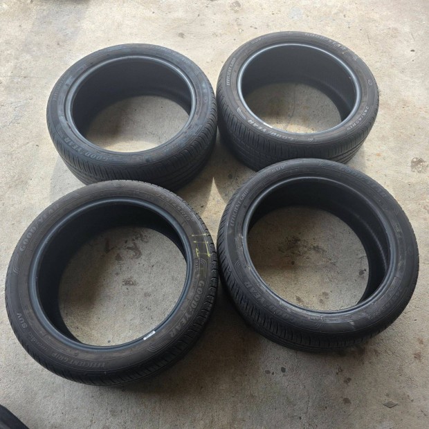 Elad� �jszer� �llapotban ny�ri gumi 1000km haszn�lat ut�n