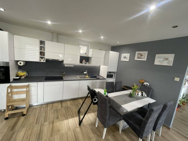 Elad� �jszer� ikerh�z, Ny�regyh�za-Borb�nya csendes r�sz�n