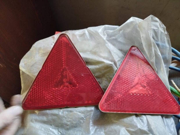 Elad� ut�nfut� prizma