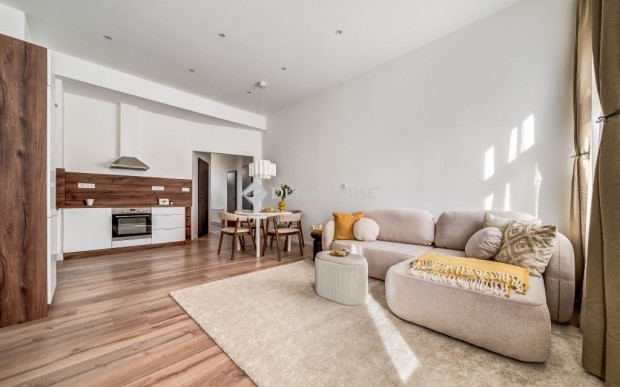 Elad� utcai n�zet�, nagyon vil�gos lak�s, Budapest 13. ker.