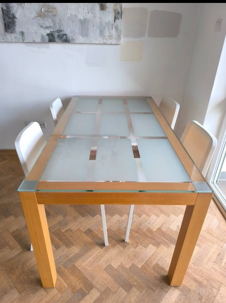 Eladó üveg étkezőasztal 4 székkel - költözés miatt
