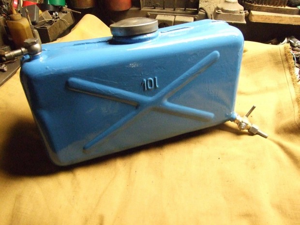 Elad� �zemanyag tank