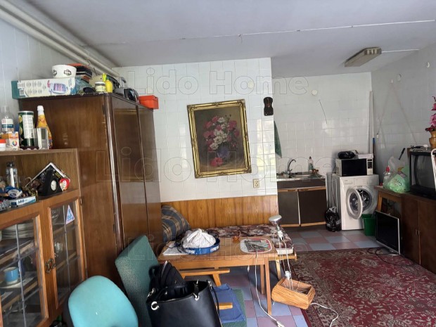 Elad� �zlethelyis�g