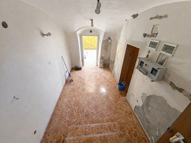 Elad� �zlethelyis�g Budapest VIII. ker�let, Keleti P�lyaudvar mellett