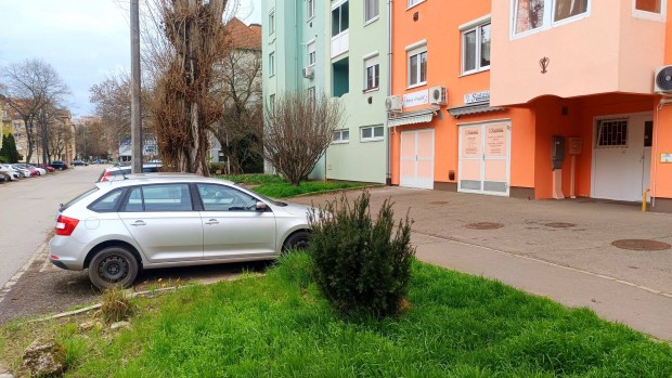 Elad� �zlethelyis�g Eger