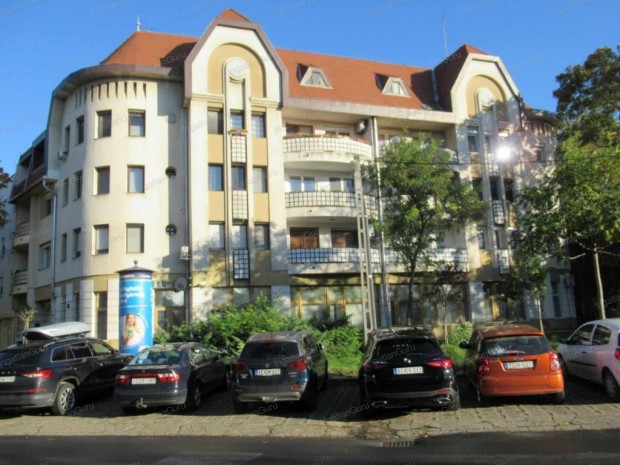 Elad� �zlethelyis�g Kecskem�t, Belv�ros