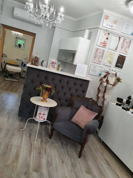 Elad� �zlethelyis�g Ny�regyh�za belv�ros�ban a Selyem utc�n