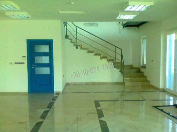 Elad� �zlethelyis�g, Mosonmagyar�v�r Belv�ros, Liszt Ferenc utca ,