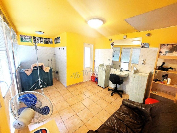 Elad� �zlethelyis�g, Sarkad Belv�ros, 2200000 Ft, 15 nm 59_bip