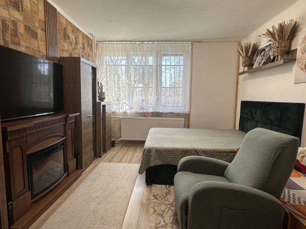 Elad� �zlethelyis�g, Sz�kesfeh�rv�r B�rtelep, Erzs�bet �t, 5590 203_rd