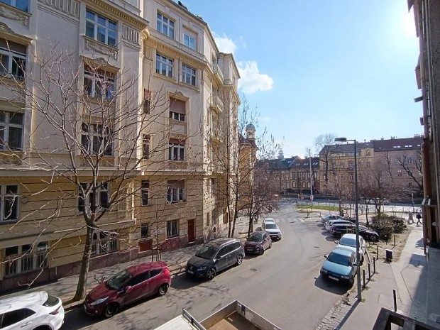 Elad� �zlethelyis�g - Budapest II. ker�let, K�pl�r utca
