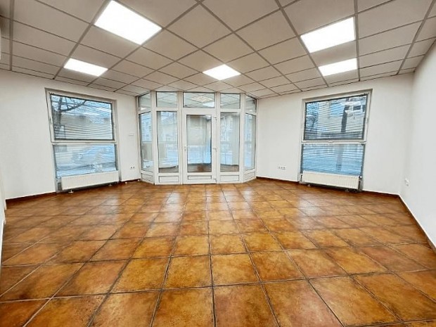 Elad� �zlethelyis�g - Budapest IV. ker�let, K�rolyi Istv�n utca