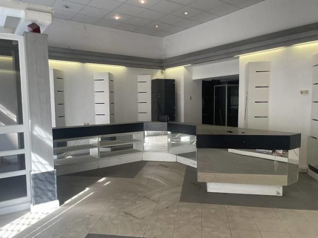 Elad� �zlethelyis�g - Budapest VIII. ker�let, N�psz�nh�z utca