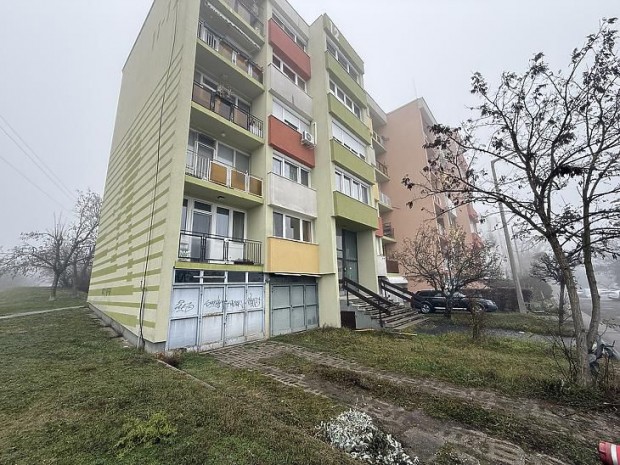 Elad� �zlethelyis�g - Szentendre