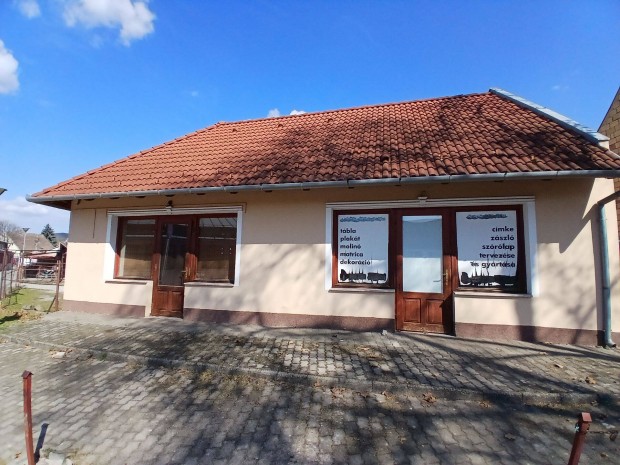 Elad� �zlethelyis�gek Sikl�son!