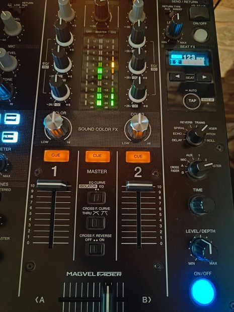 Elad vadonatj dobozos Pioneer DJM-450 DJ keverpult, mixer