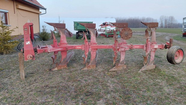 Eladó váltvaforgató eke Agrifarm