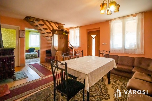 Elad� velencei csal�di h�z csendes helyen