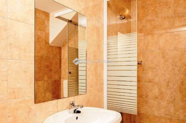 Elad� vend�gl�t�s, Als��jlak