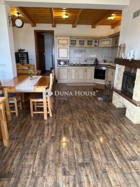 Elad� vend�gl�t�s, Edel�ny