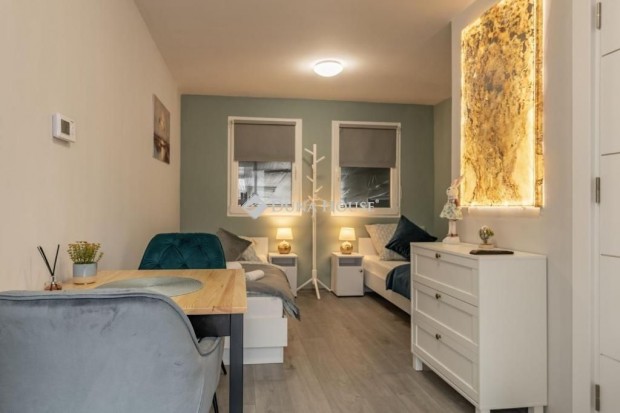 Elad� vend�gl�t�s, Tiszacsege