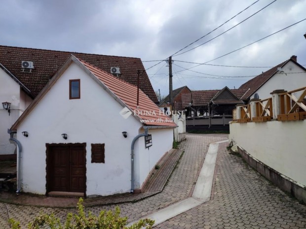 Eladó vendéglátás, Villány