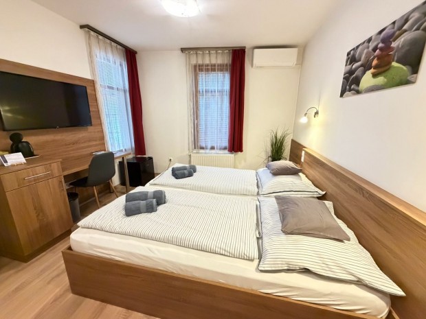 Elad� vend�gl�t�s, sz�lloda, Mosonmagyar�v�r